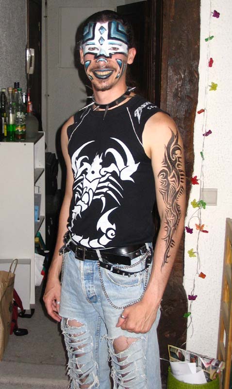 2005: Lof